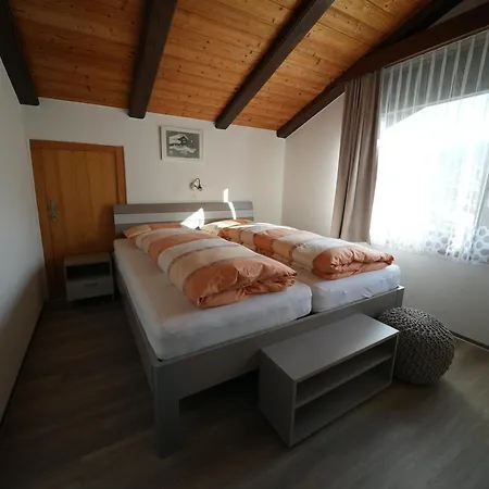 Haus *